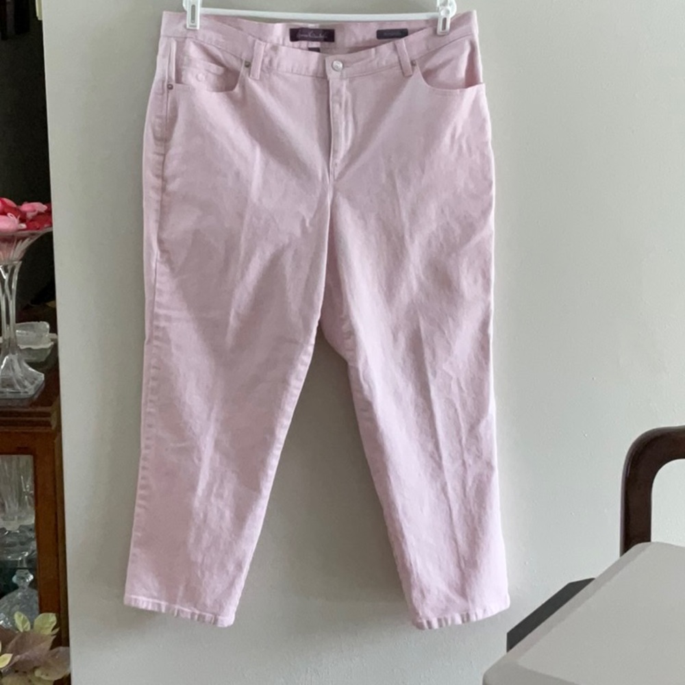 Gloria Vanderbilt 5 pocket light pink.